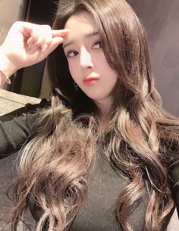 迪拜伴游大学生